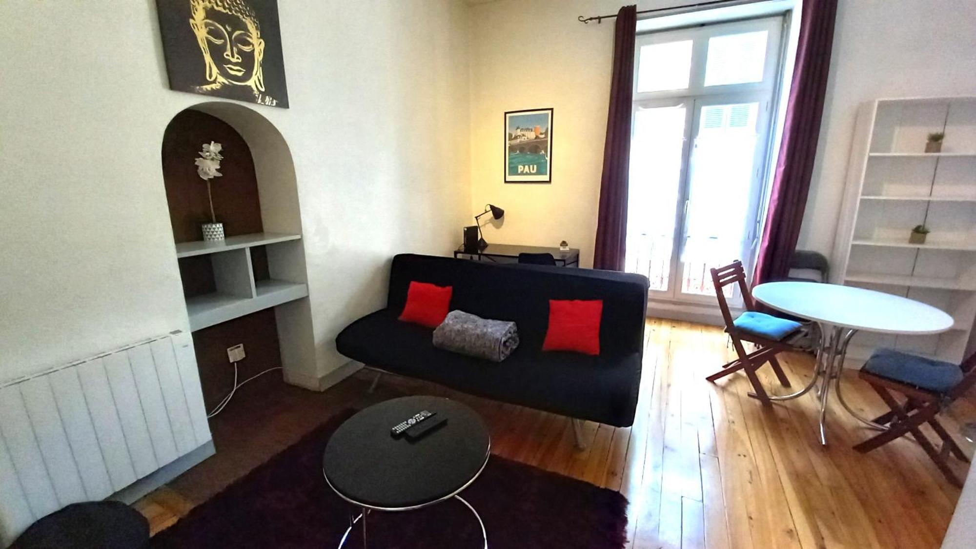 Le Gambetta T2 Cosy Hypercentre Wifi Fibre Avec Parking Apartment Pau Ngoại thất bức ảnh